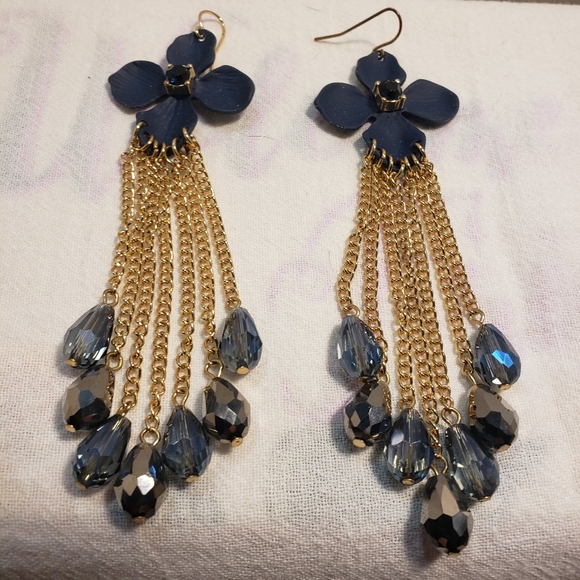 Beautiful BOHO Style Blue Flower Pierced Earrings with Dangles - Picture 2 of 5